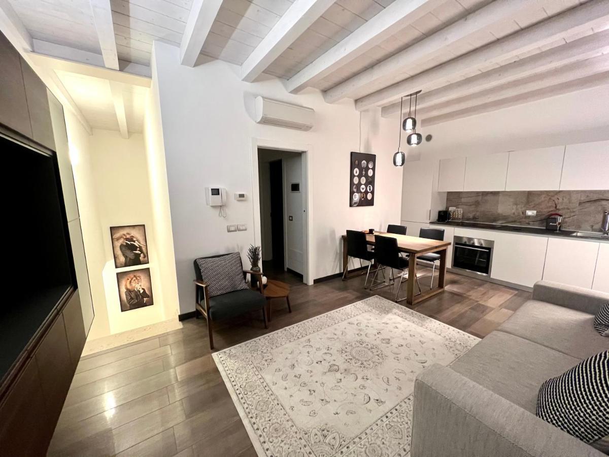 Paganini Suites And Apartments 시르미오네 외부 사진